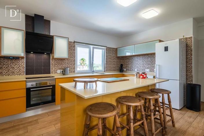 Image No.2-5 Bed Villa for sale