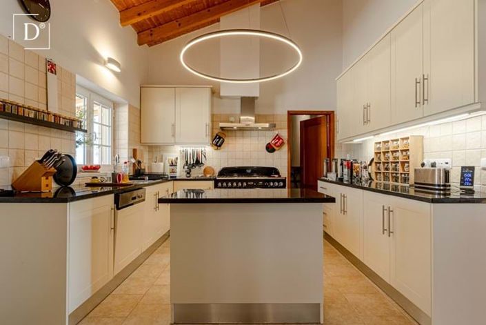 Image No.2-4 Bed Villa for sale