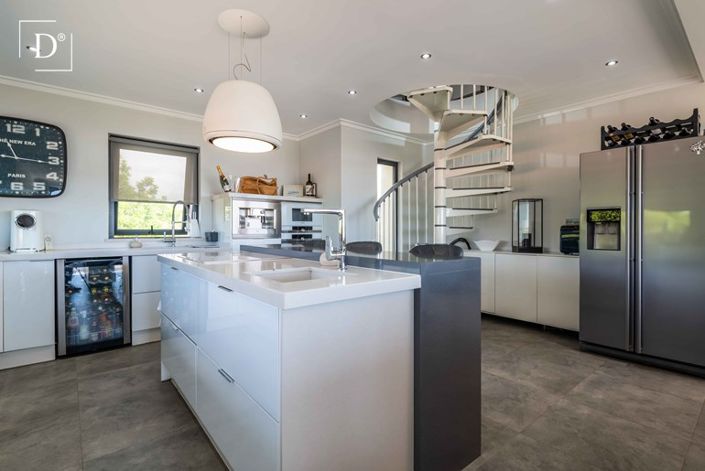 Image No.4-4 Bed Villa for sale