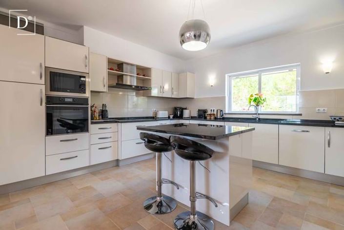 Image No.5-4 Bed Villa for sale