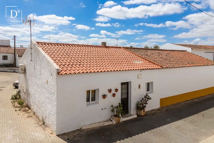 Image No.1-1 Bed Villa for sale