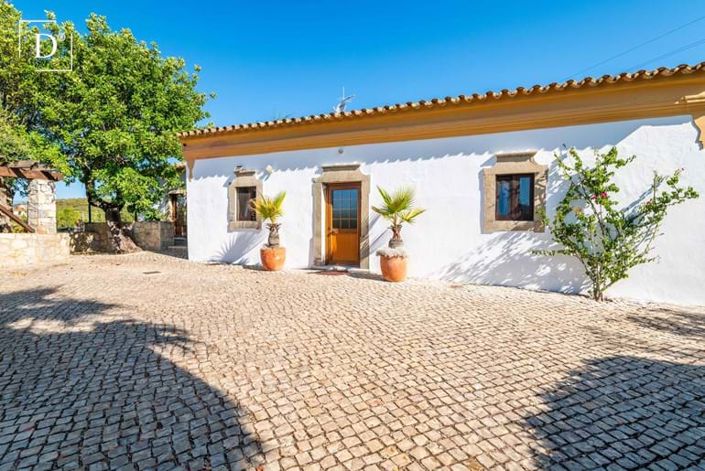 Image No.1-4 Bed Villa for sale