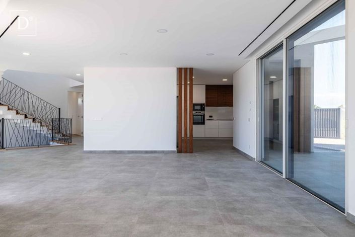 Image No.12-4 Bed Villa for sale