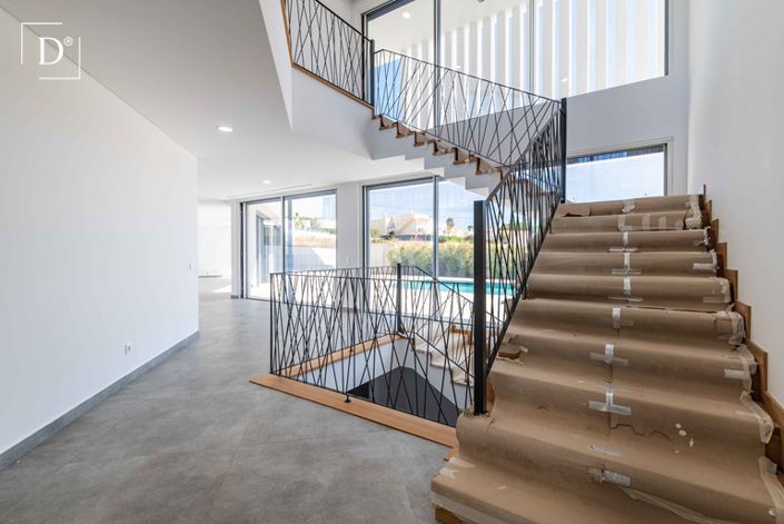 Image No.14-4 Bed Villa for sale