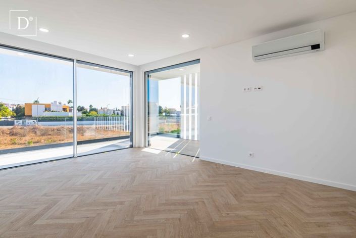 Image No.20-4 Bed Villa for sale