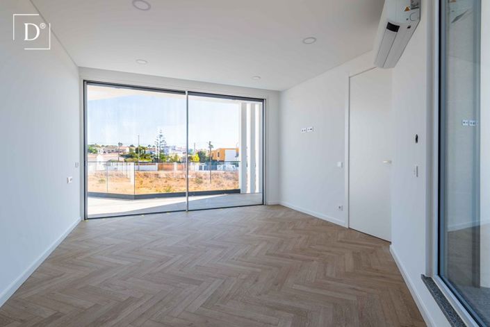 Image No.23-4 Bed Villa for sale