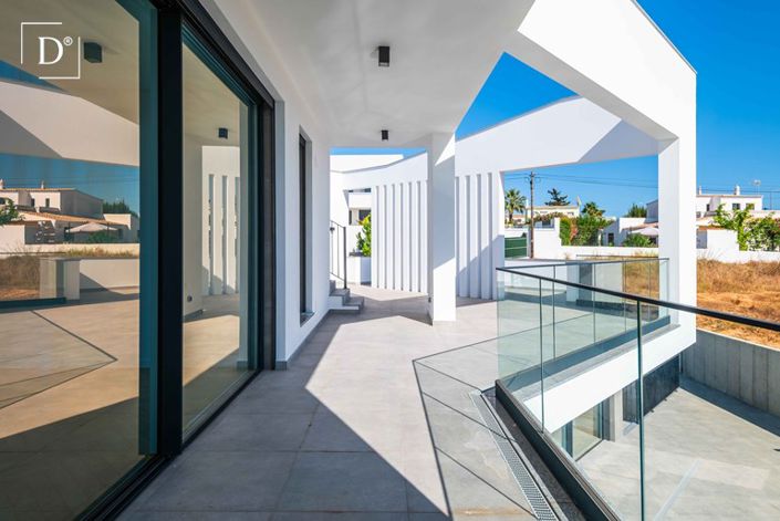 Image No.26-4 Bed Villa for sale