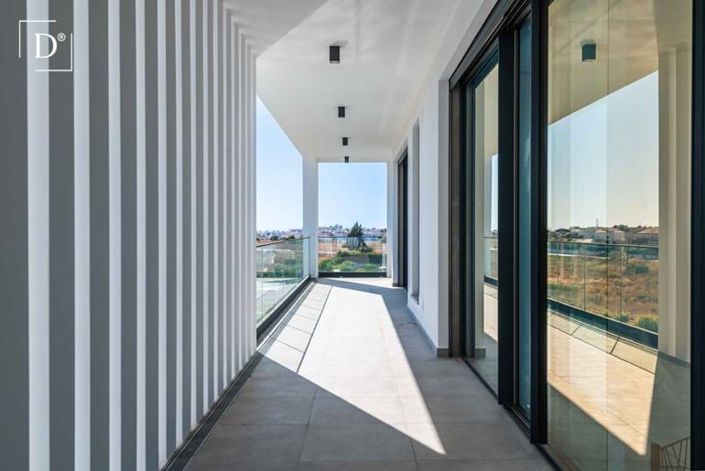 Image No.27-4 Bed Villa for sale