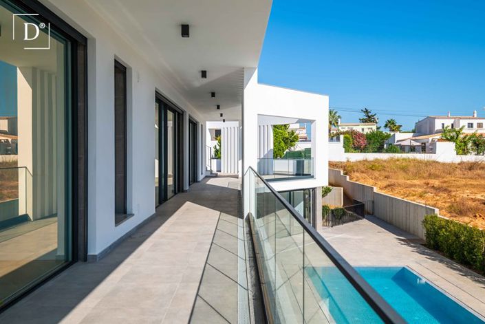 Image No.30-4 Bed Villa for sale