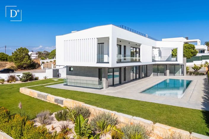 Image No.37-4 Bed Villa for sale