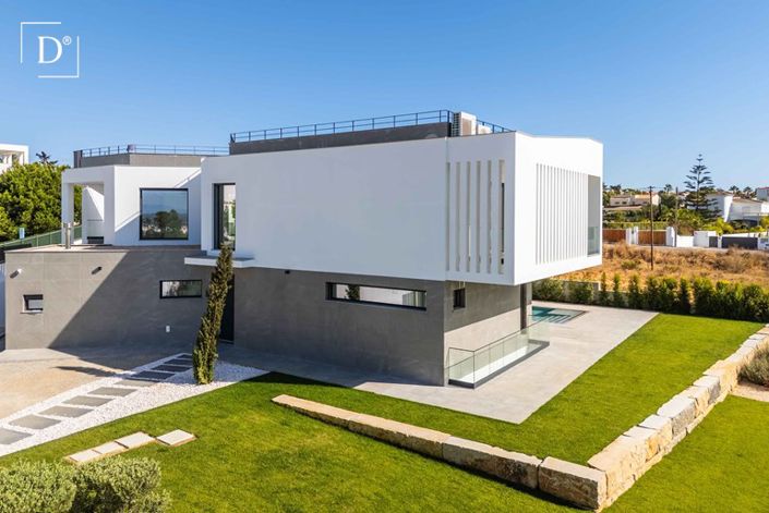 Image No.38-4 Bed Villa for sale