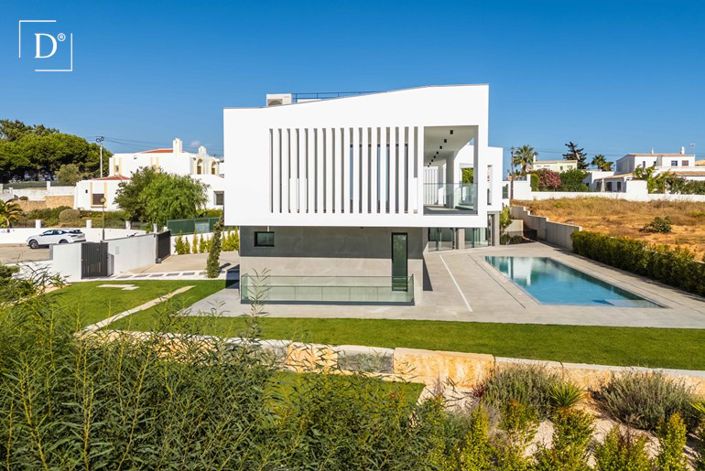 Image No.40-4 Bed Villa for sale