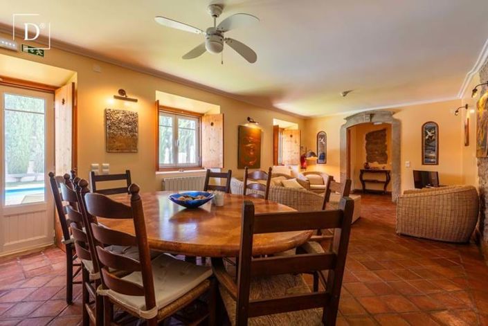 Image No.12-9 Bed Villa for sale