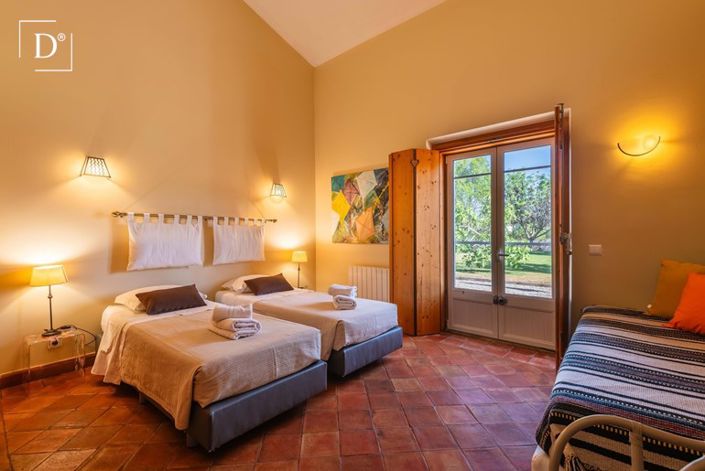 Image No.9-9 Bed Villa for sale