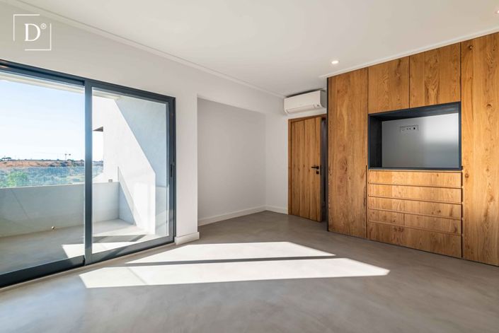 Image No.28-5 Bed Villa for sale