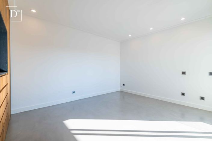 Image No.29-5 Bed Villa for sale