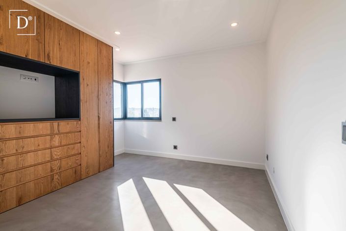 Image No.31-5 Bed Villa for sale