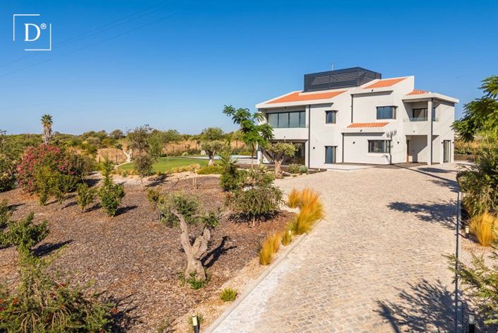 Image No.36-5 Bed Villa for sale