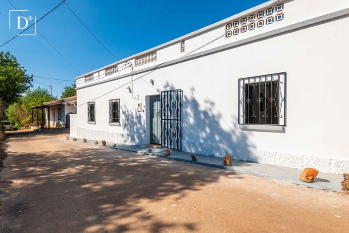 Image No.1-2 Bed Villa for sale