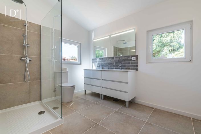 Image No.14-2 Bed Villa for sale