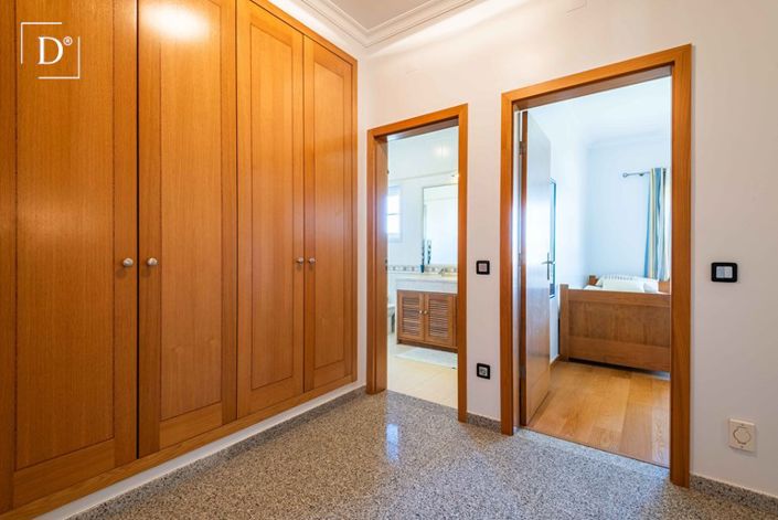 Image No.15-3 Bed Townhouse for sale