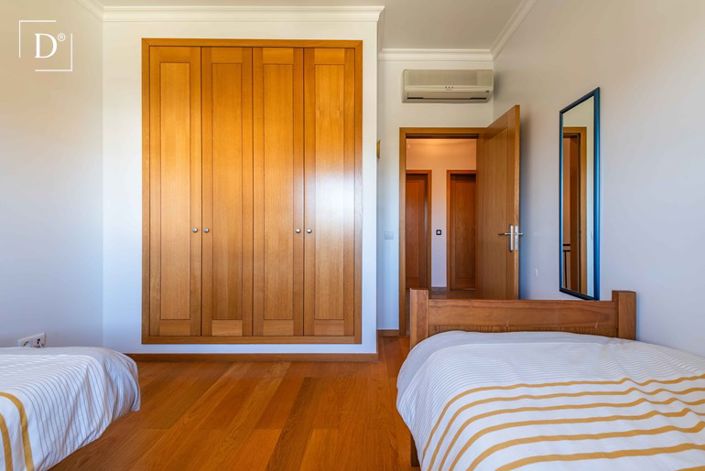 Image No.17-3 Bed Townhouse for sale