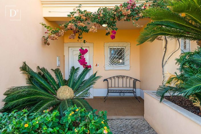 Image No.29-3 Bed Townhouse for sale