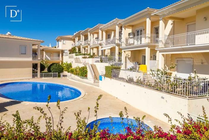 Image No.31-3 Bed Townhouse for sale