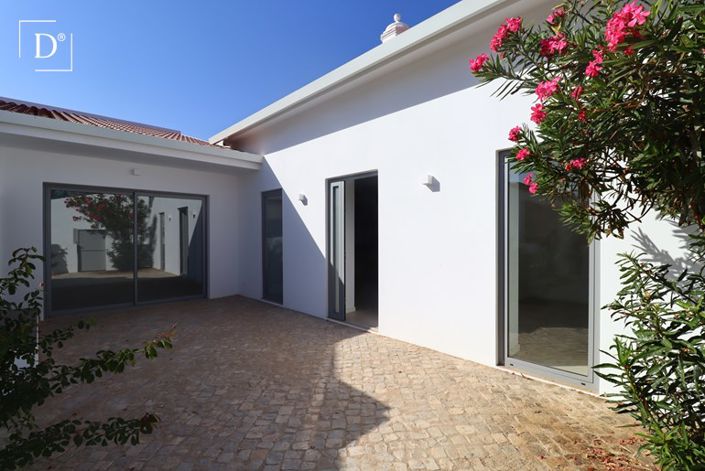 Image No.1-3 Bed Villa for sale