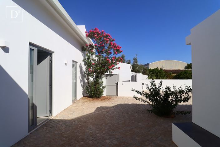 Image No.19-3 Bed Villa for sale