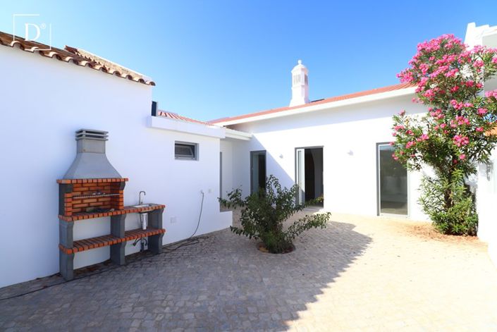 Image No.2-3 Bed Villa for sale