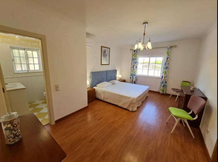 Image No.10-6 Bed Villa / Detached for sale