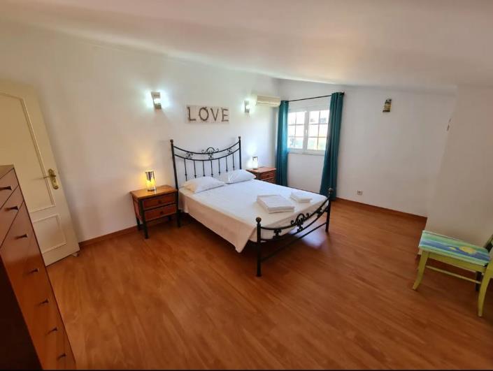 Image No.16-6 Bed Villa / Detached for sale