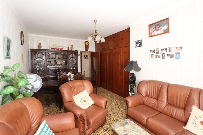 Image No.2-6 Bed House for sale