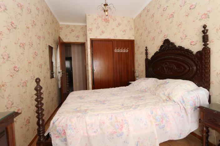 Image No.12-6 Bed House for sale