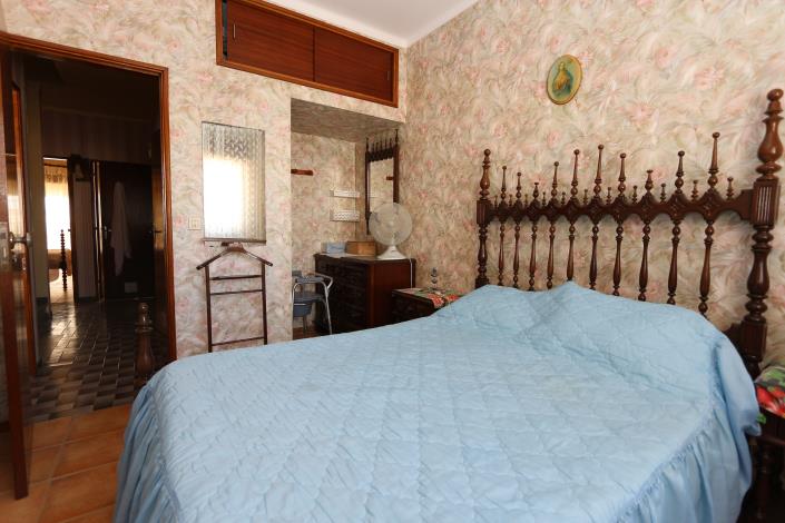 Image No.19-6 Bed House for sale