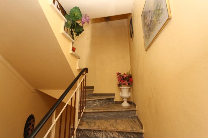 Image No.23-6 Bed House for sale