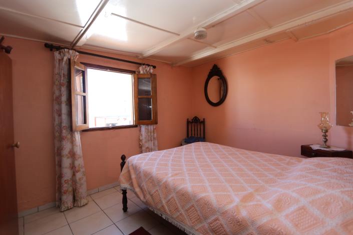 Image No.25-6 Bed House for sale