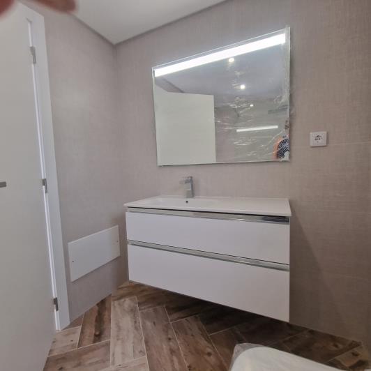 Image No.8-2 Bed House for sale