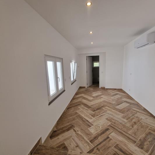 Image No.13-2 Bed House for sale