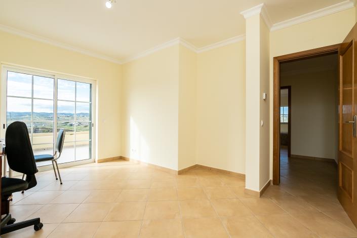 Image No.8-5 Bed Villa / Detached for sale