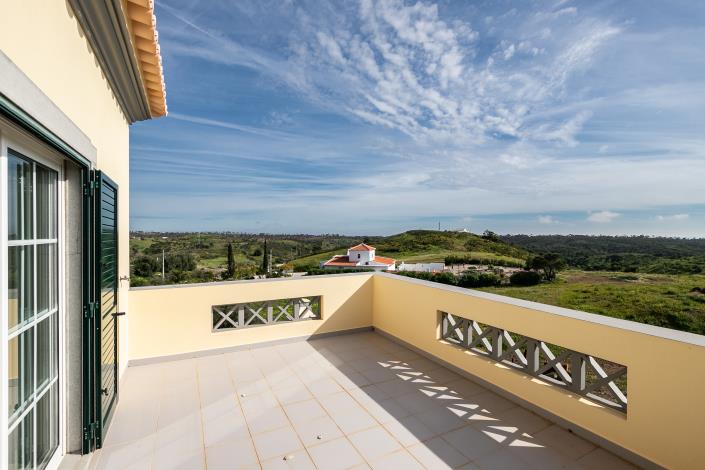 Image No.35-5 Bed Villa / Detached for sale