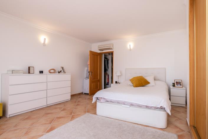 Image No.24-3 Bed Townhouse for sale