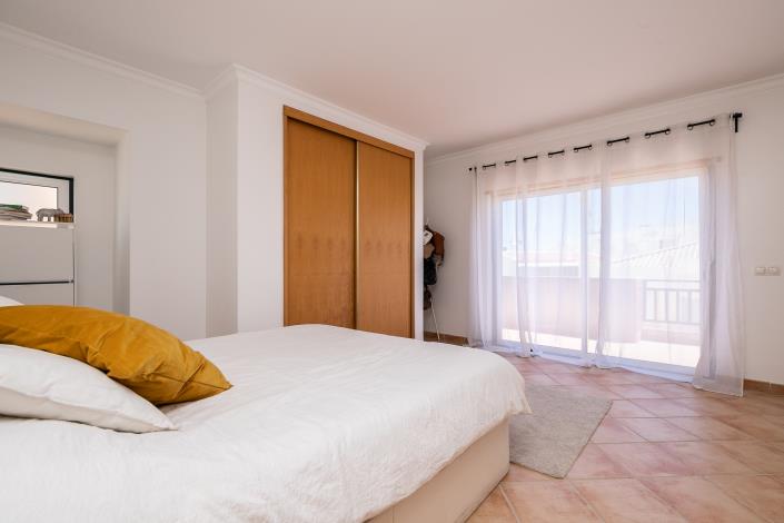 Image No.25-3 Bed Townhouse for sale