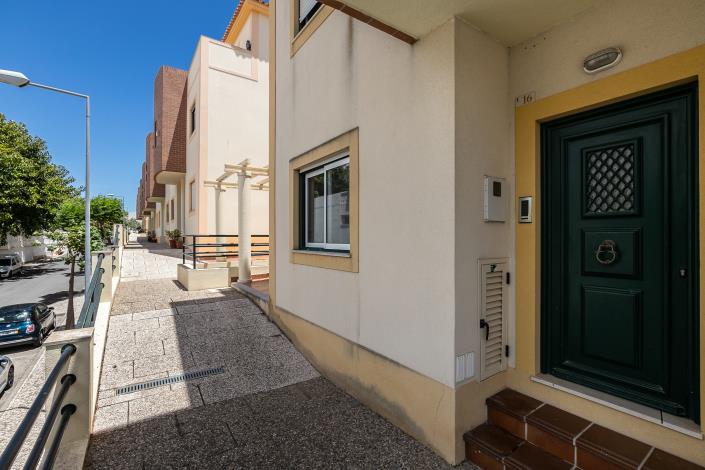 Image No.32-3 Bed Townhouse for sale