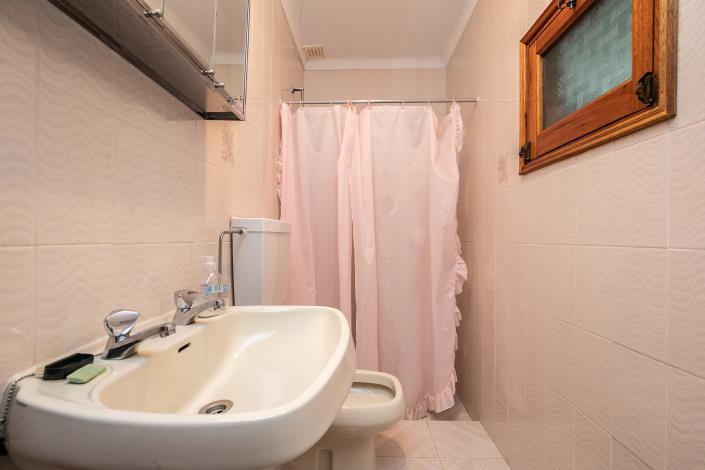 Image No.17-3 Bed Semi-Detached for sale