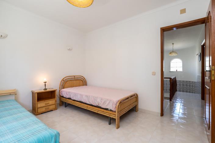 Image No.28-3 Bed Semi-Detached for sale