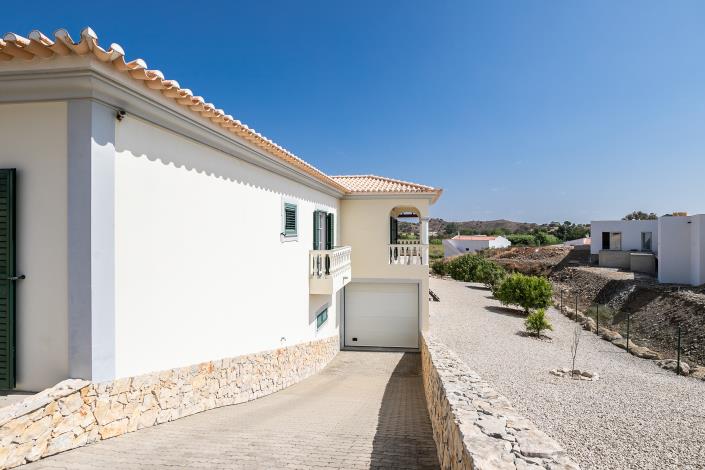 Image No.2-4 Bed Villa / Detached for sale