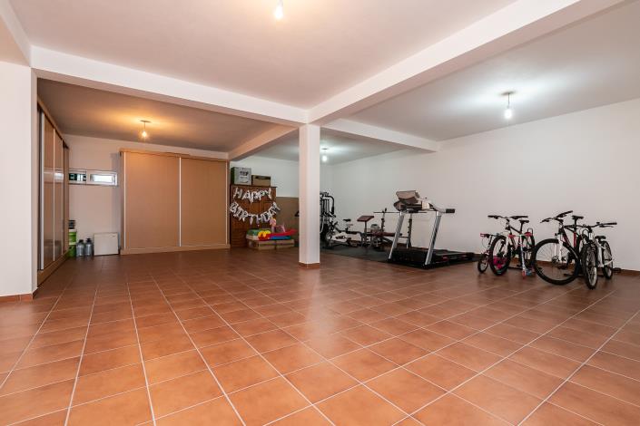 Image No.8-4 Bed Villa / Detached for sale