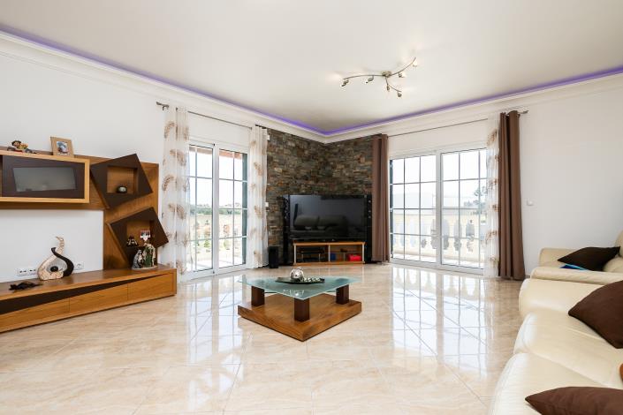 Image No.14-4 Bed Villa / Detached for sale